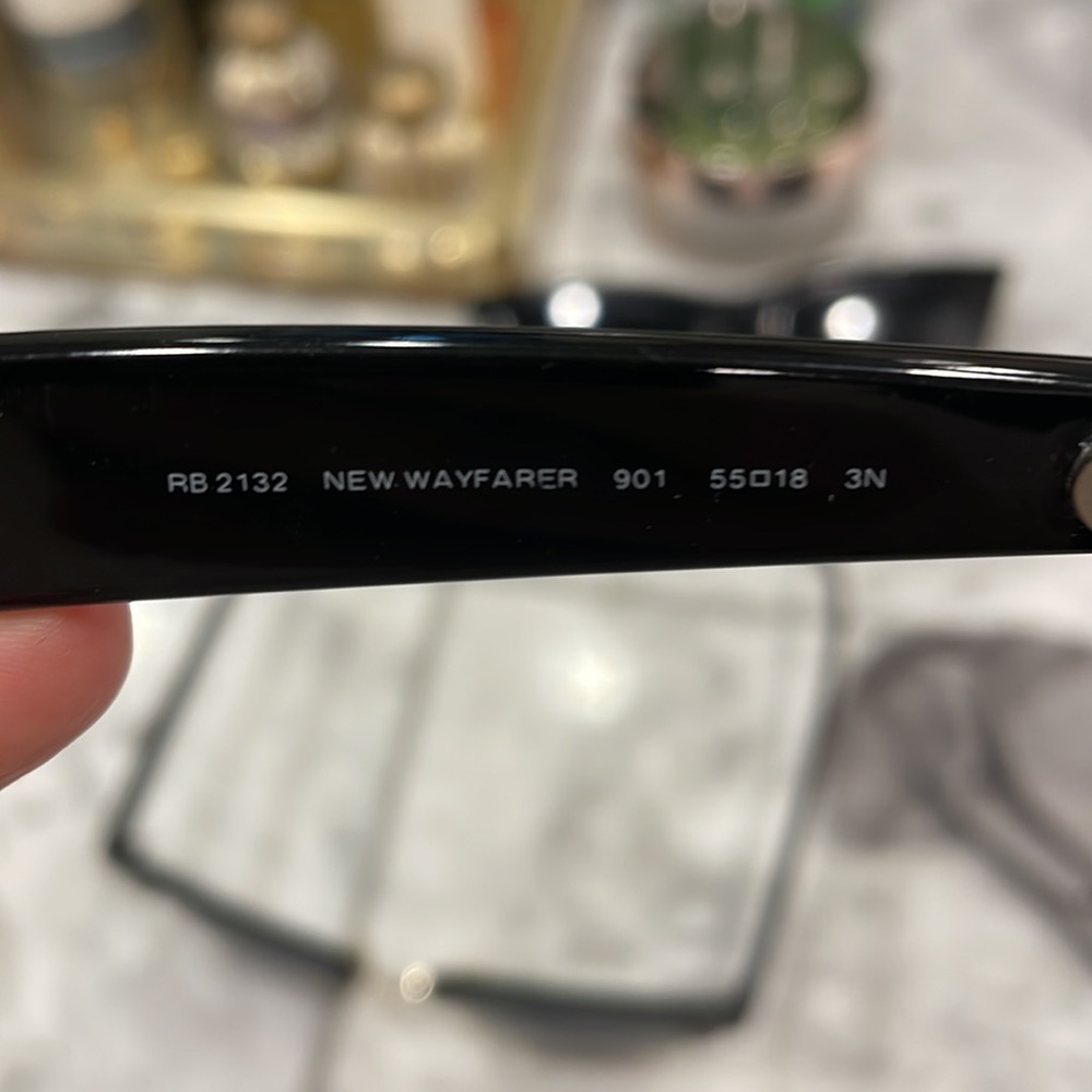 Ray-Ban Black Frame Sunglasses - Picture 3 of 6